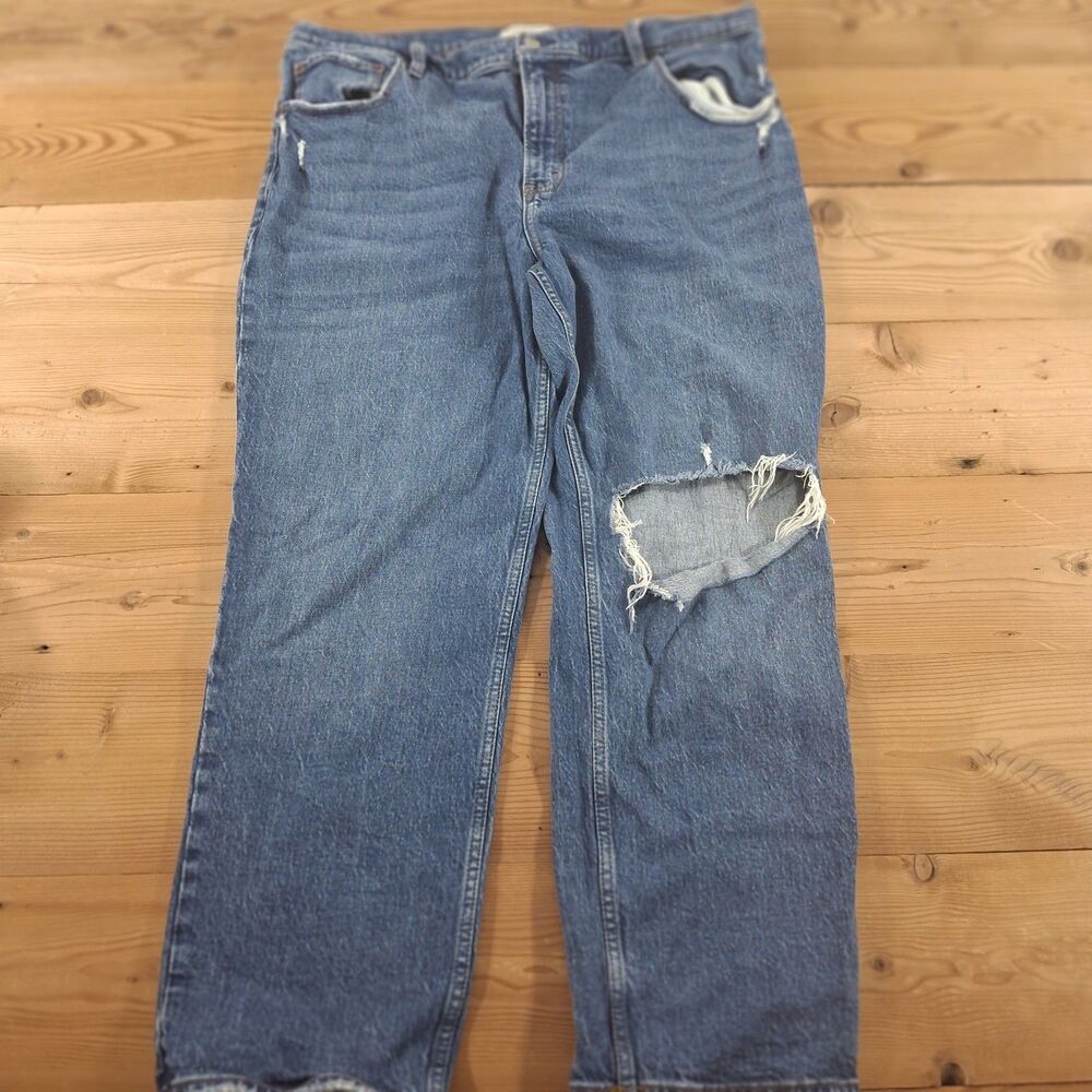 Ambercrombie & Fitch 90s Straight Ulta High Rise 18 Short Womens Blue Distressed